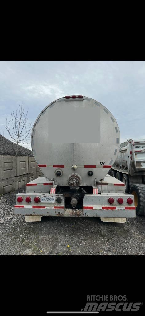 Remtec 4 AXLES Tankanhänger