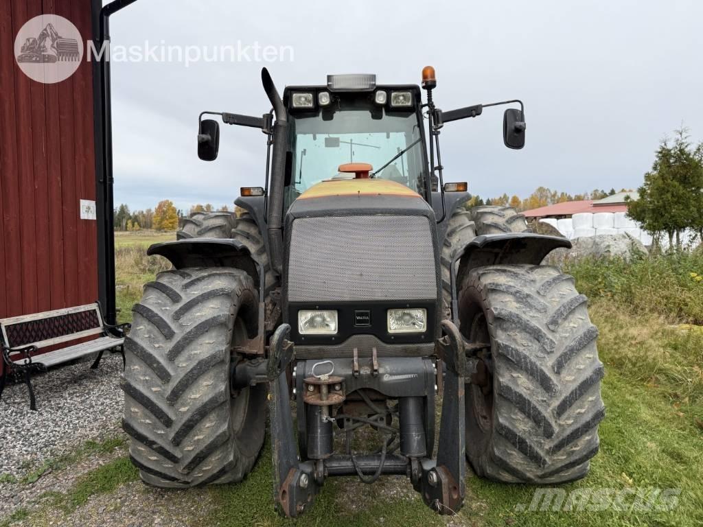 Valtra Valmet 8350-4 Traktoren