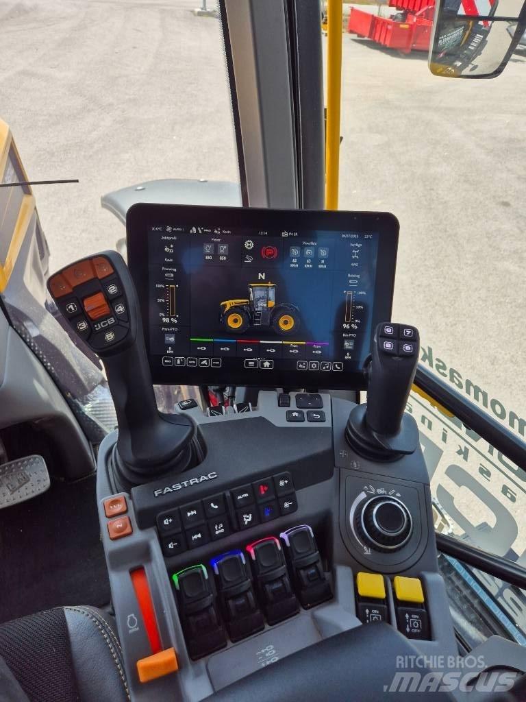 JCB Fastrac 4220 Traktoren