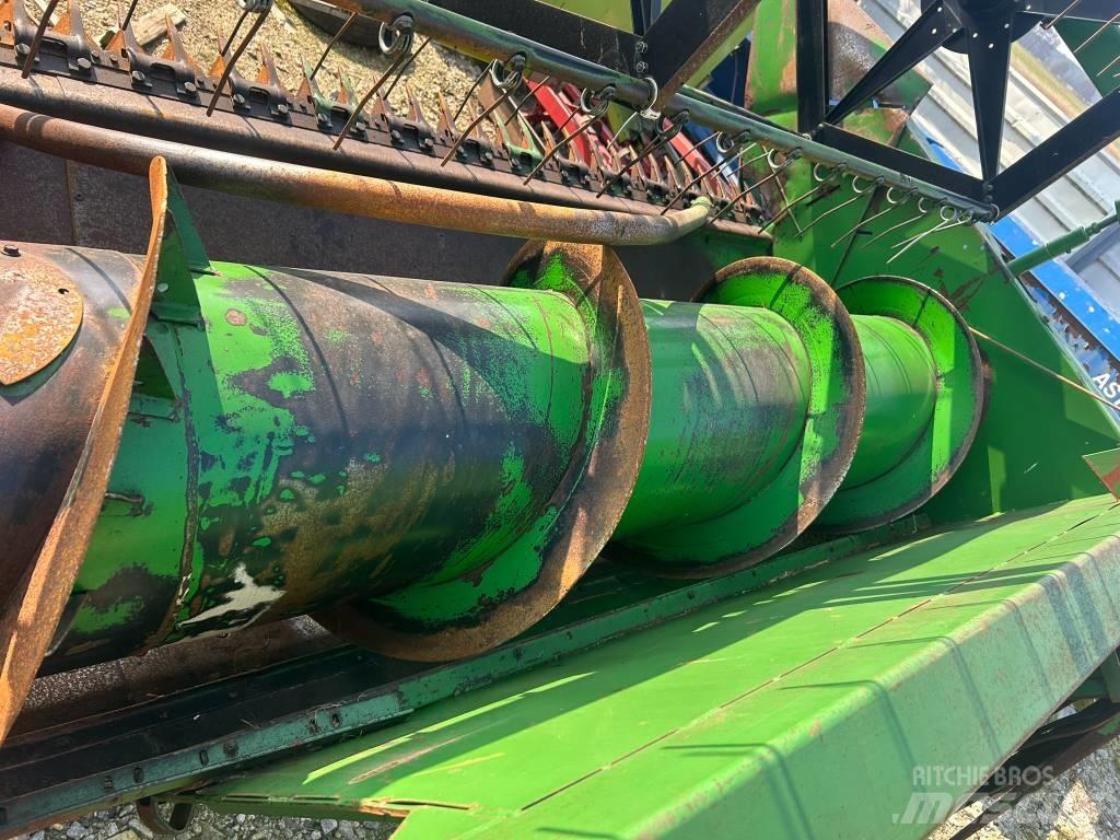 John Deere 2256 Mähdrescher