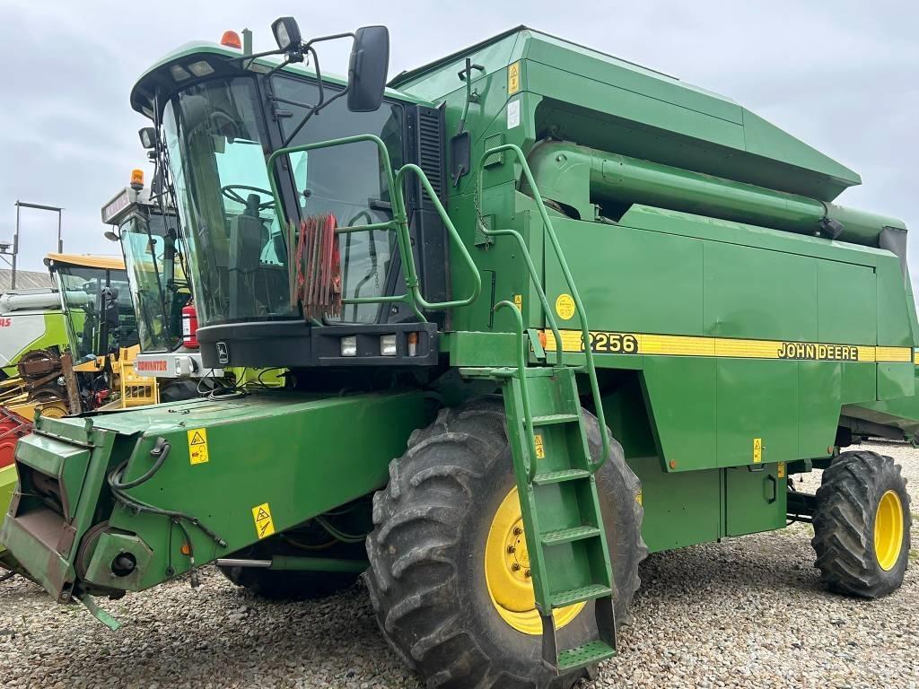 John Deere 2256 Mähdrescher