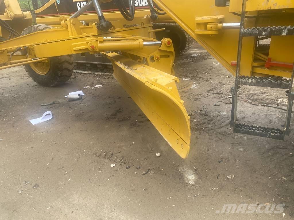 CAT 120 H Grader