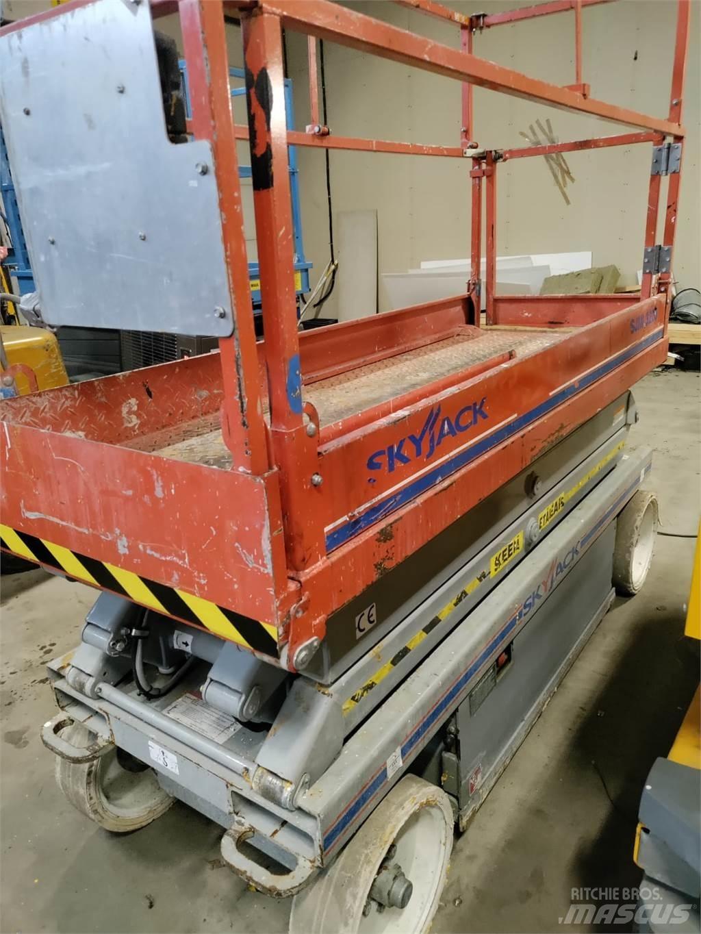 SkyJack SJ3220 Scheren-Arbeitsbühnen