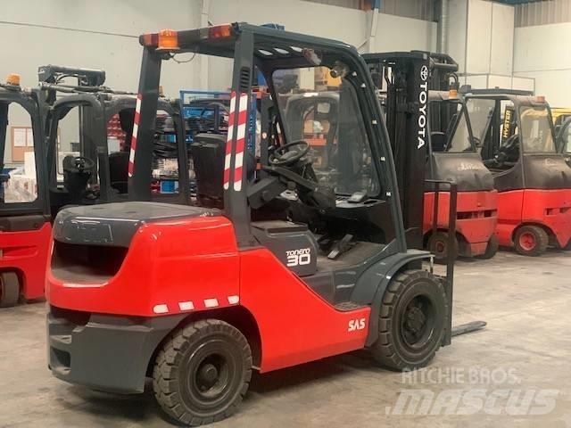Toyota 8 FD F 30 Diesel heftrucks