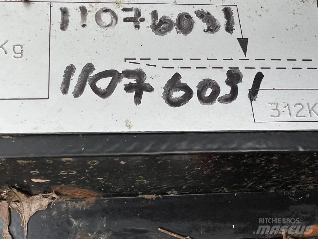JCB QFIT HEADSTOCK Weitere Lade- und Grabgeräte