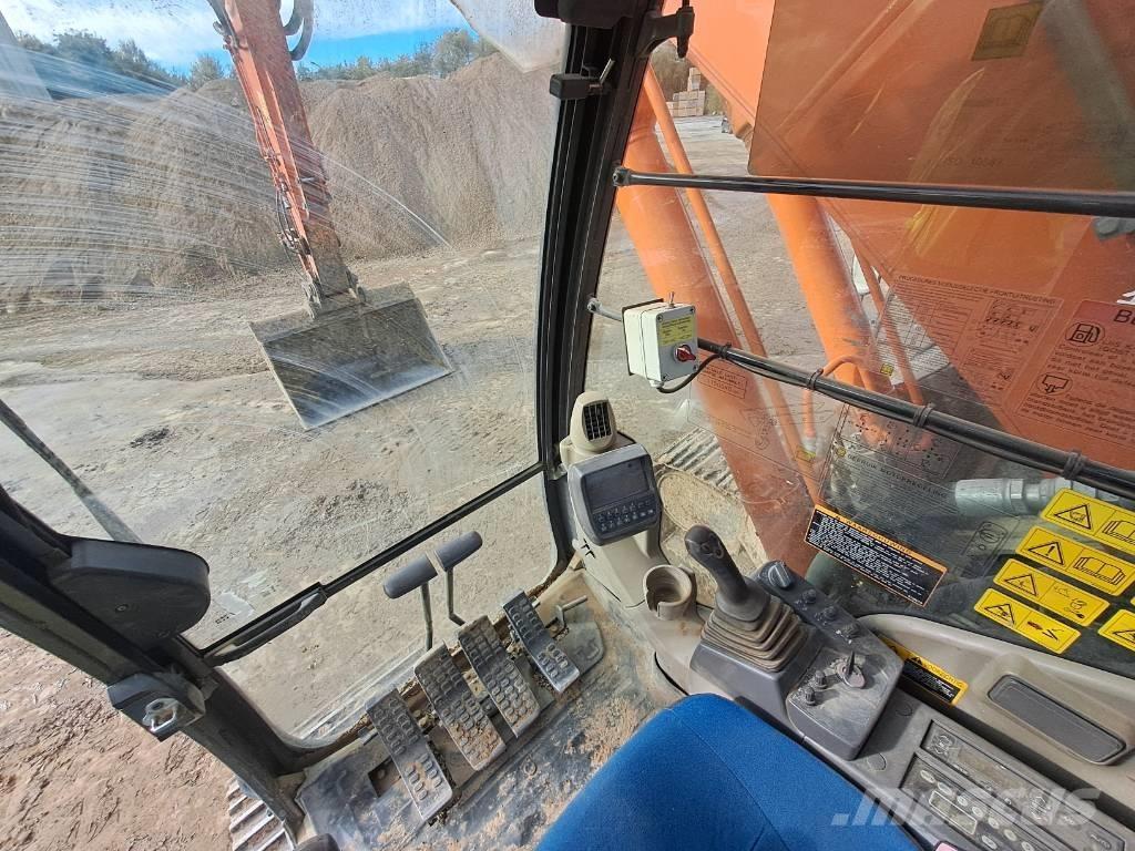 Hitachi ZX225USLC-3 Raupenbagger