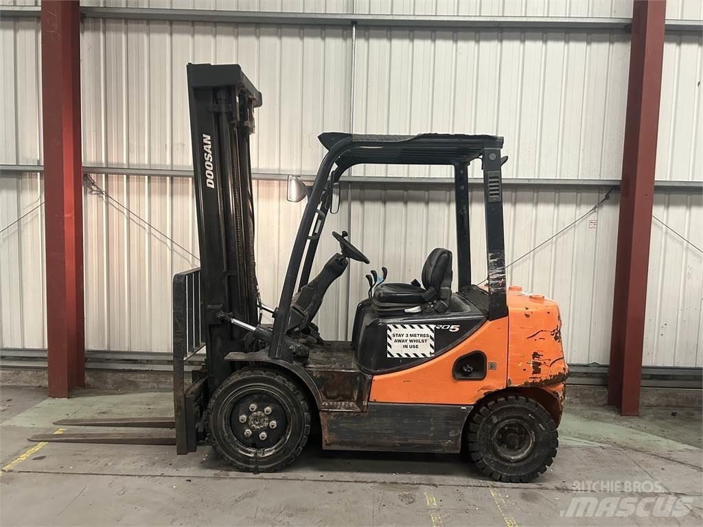 Doosan D25S-5 Diesel heftrucks