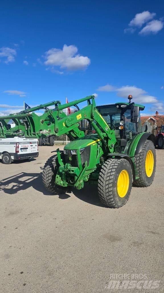 John Deere 5125R Traktoren