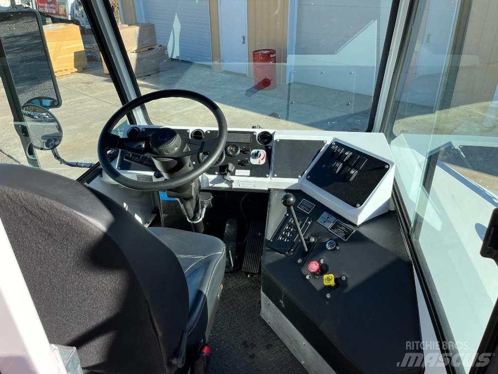 Capacity TJ9000 DOT Terminalzugmaschinen