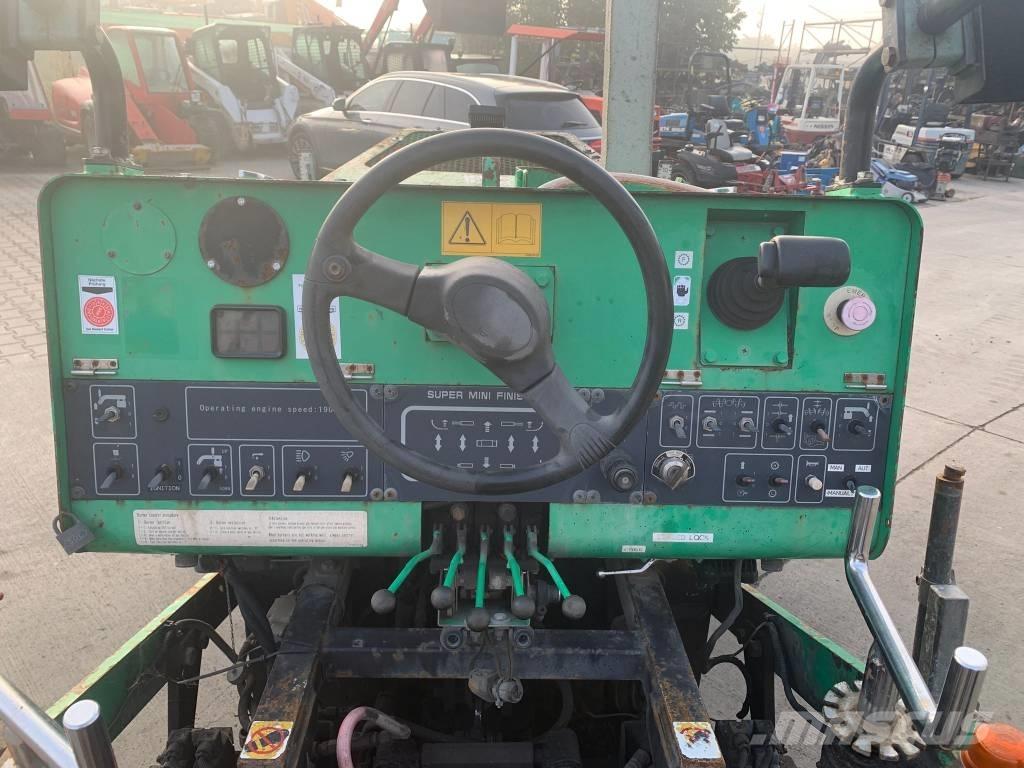 Hanta F14CE Strassenfertiger