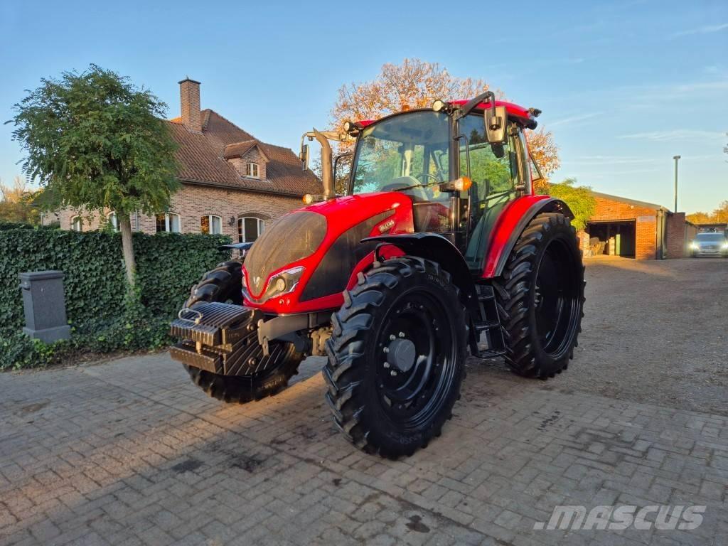 Valtra A105 HiTech Traktoren