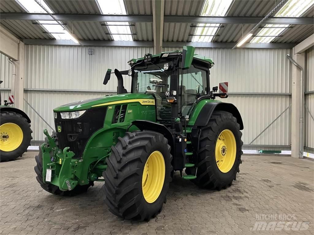 John Deere 7R 330 Traktoren