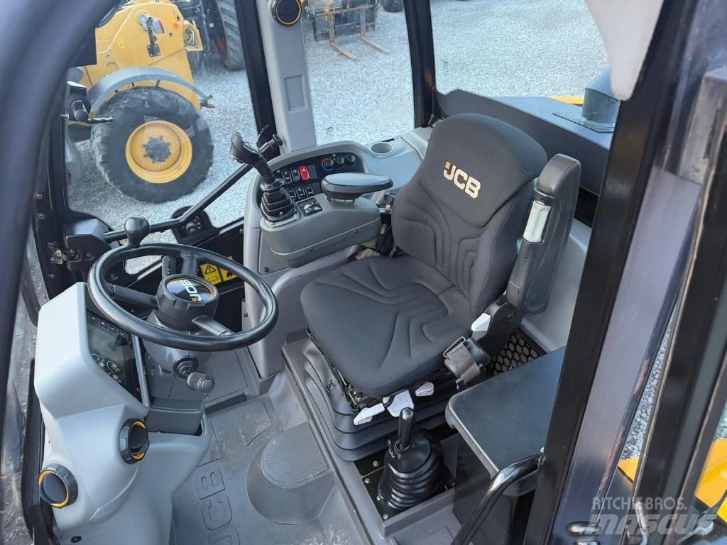 JCB TM 320 Teleskoplader für Landwirtschaft