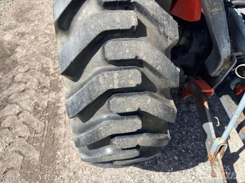 Kubota B 7800 HSD Traktoren