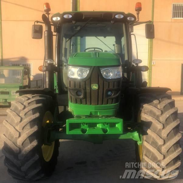 John Deere 6115 R Traktoren