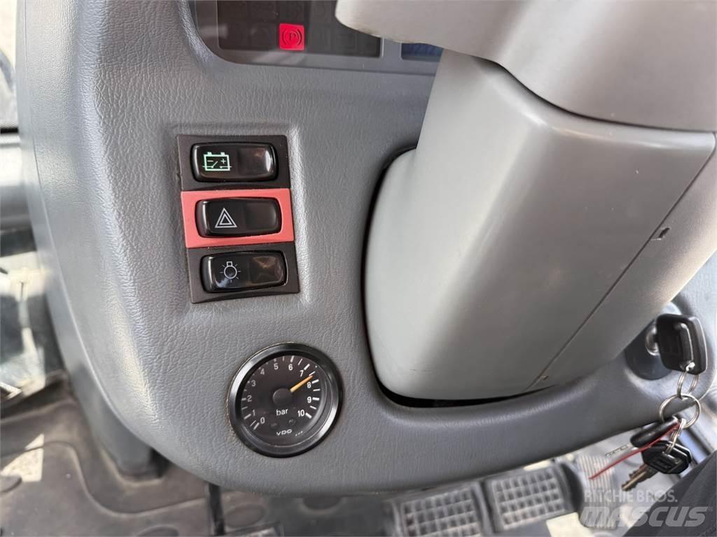 Valtra T203 Traktoren