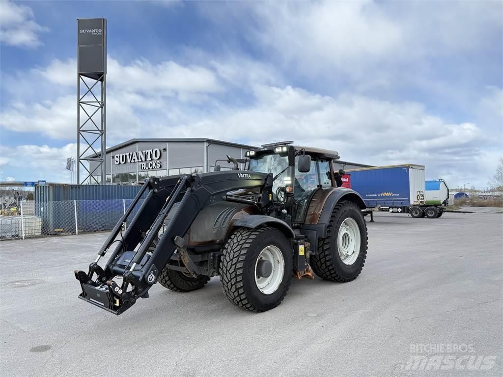 Valtra T203 Traktoren
