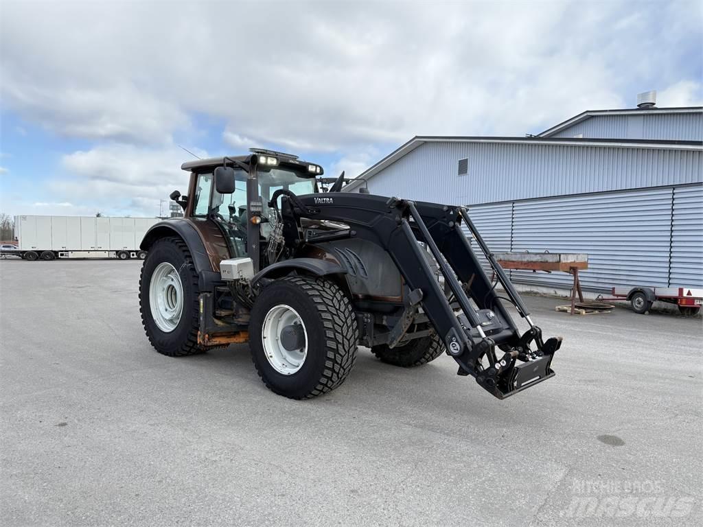 Valtra T203 Traktoren