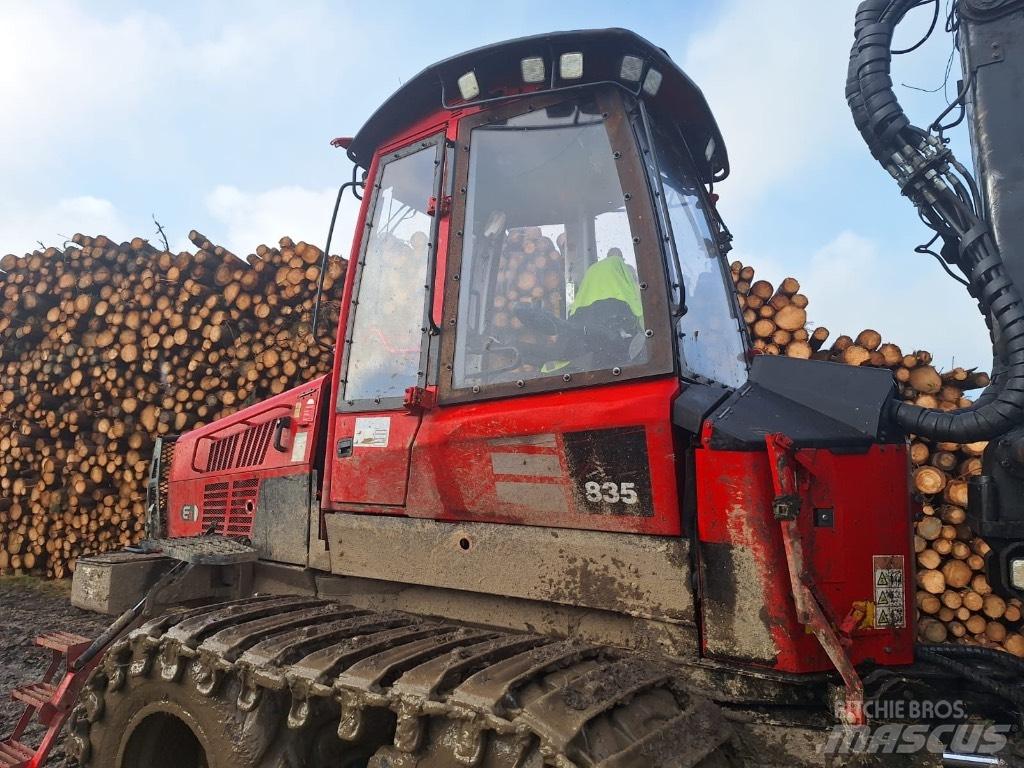 Komatsu 835 Forwarder