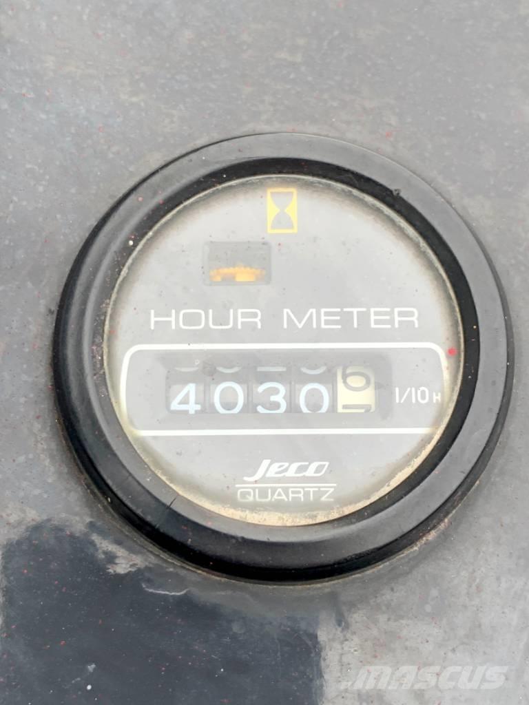 Unic URW 376 Minikrane