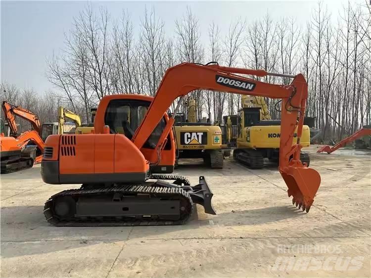 Doosan DX75 Raupenbagger