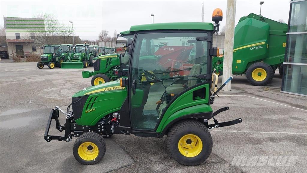 John Deere 1026R Traktoren