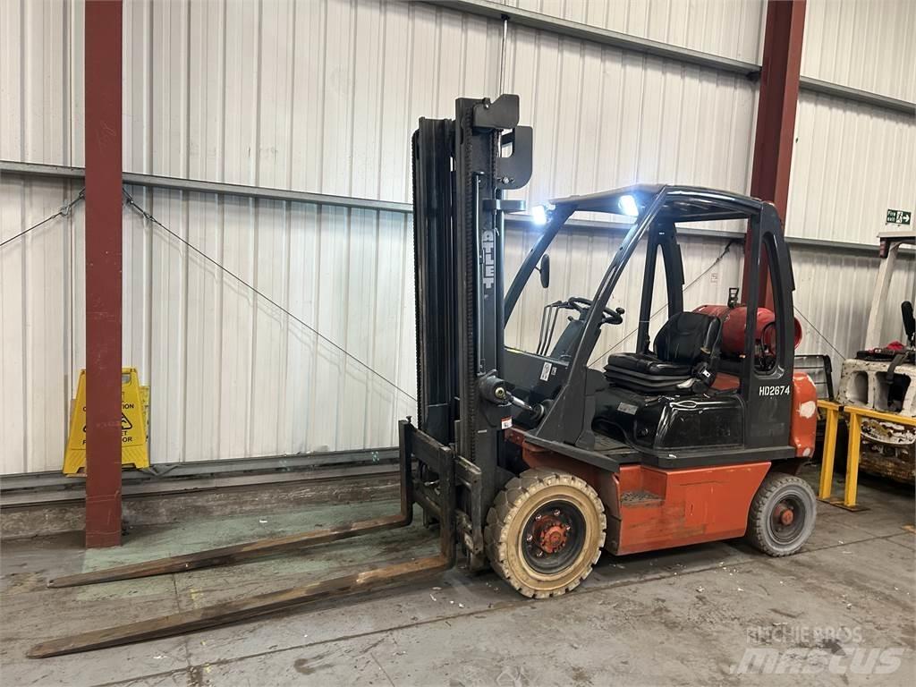 Nissan UD02A20PQ LPG heftrucks