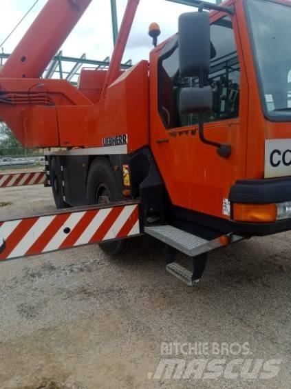Liebherr LTM 1030-2 Ruwterrein kranen