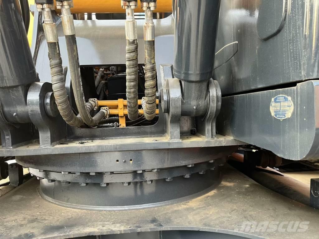 Hyundai 305 LC-9T Raupenbagger