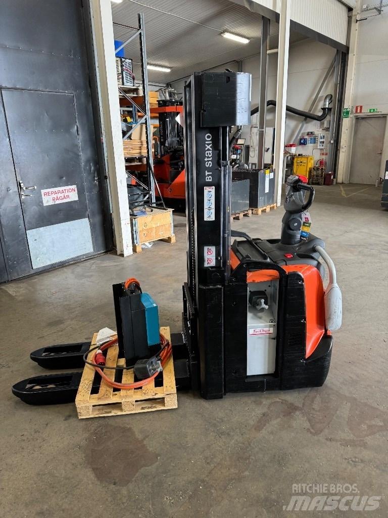 Toyota SPE140L Deichselstapler