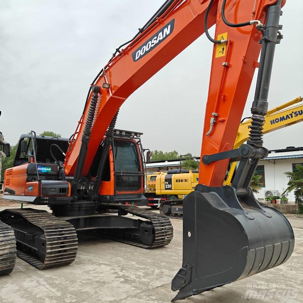 Doosan 225-9C Raupenbagger