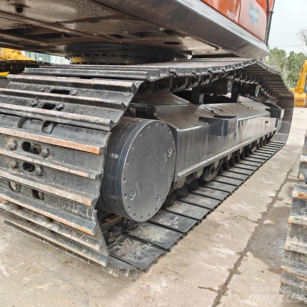 Doosan 225-9C Raupenbagger