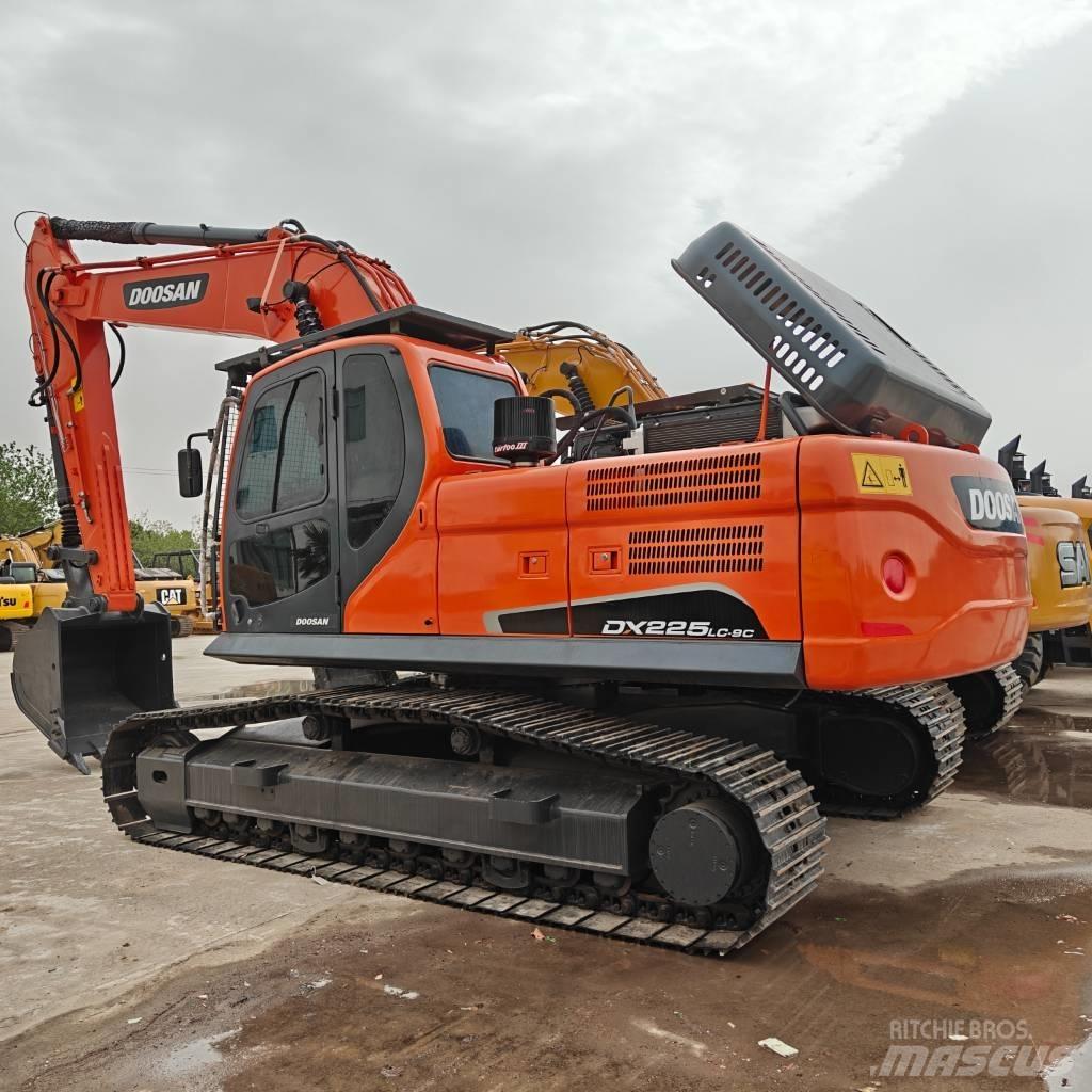 Doosan 225-9C Raupenbagger