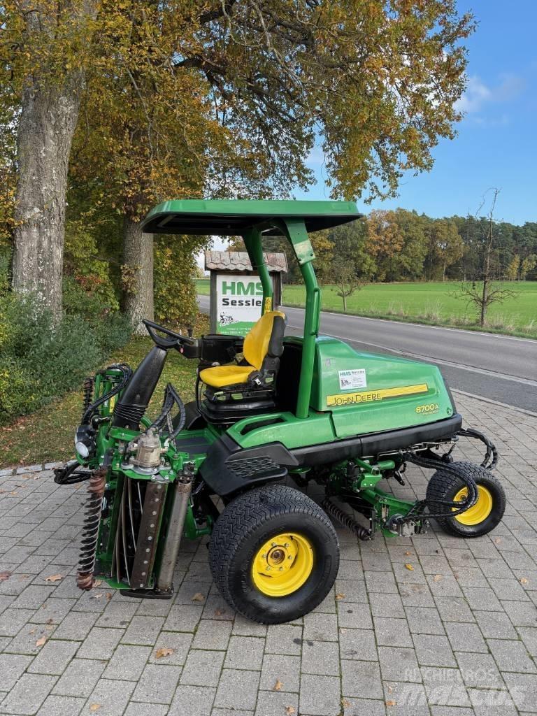 John Deere 8700 A Fairway-Mäher