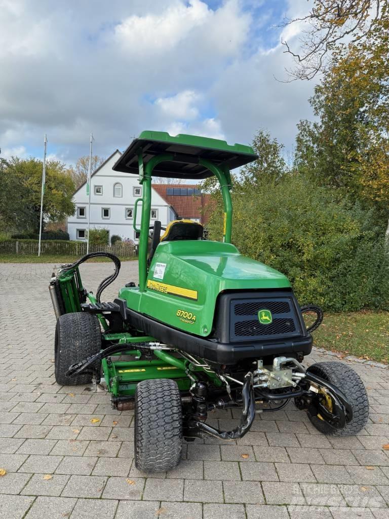 John Deere 8700 A Fairway-Mäher