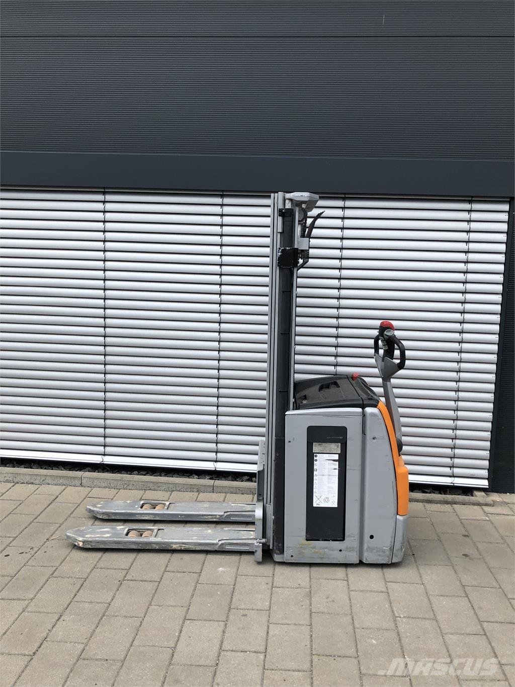 Still EXV 16 Zelfrijdende stapelaars