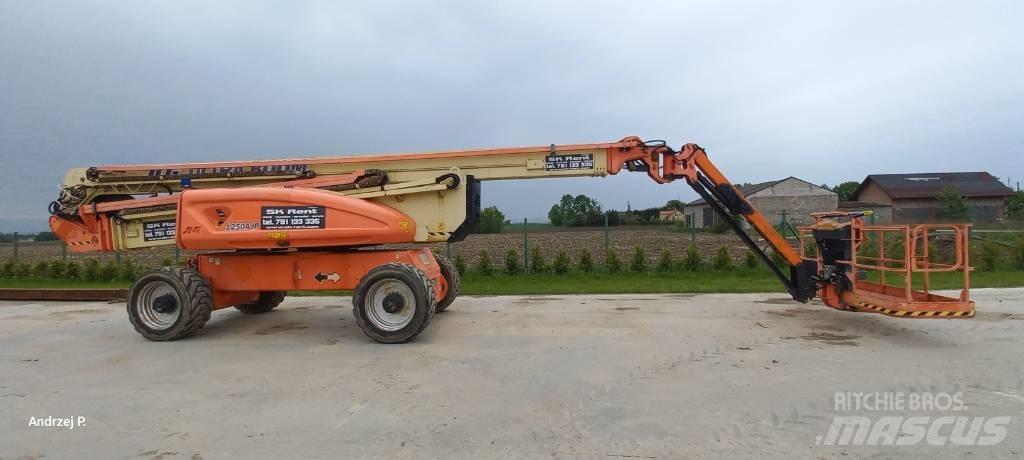 JLG 1250 AJP Gelenkteleskoparbeitsbühnen