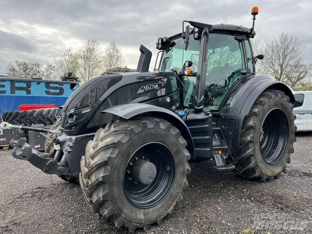 Valtra T 254 V Traktoren