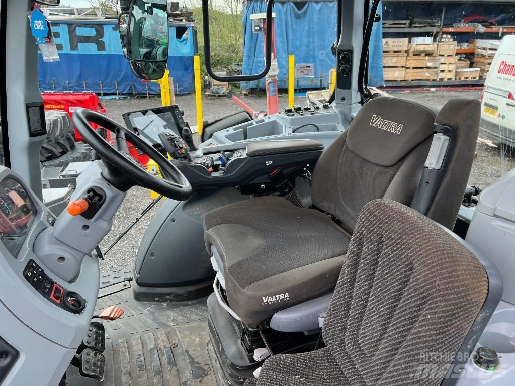 Valtra T 254 V Traktoren