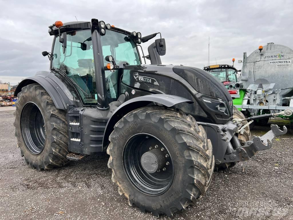Valtra T 254 V Traktoren