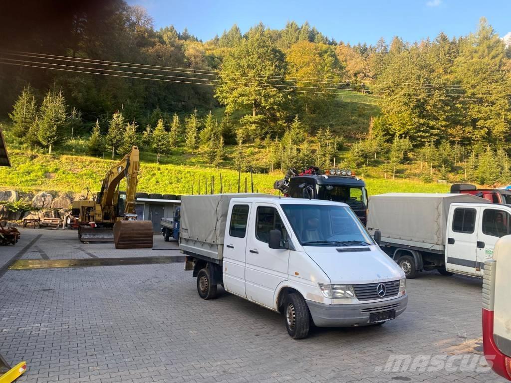 Mercedes-Benz 212 D Pickup/Pritschenwagen