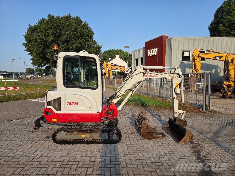 Takeuchi TB225 Minibagger < 7t