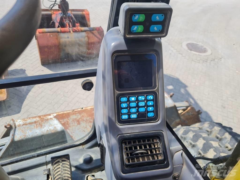 Komatsu PW 140-7 Mobilbagger