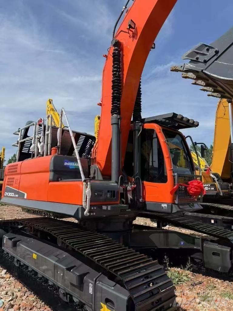 Doosan DX300LC-9C Raupenbagger