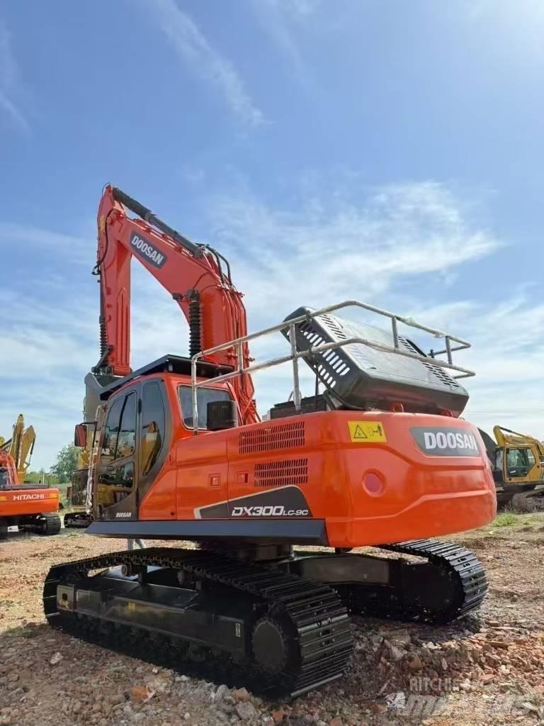 Doosan DX300LC-9C Raupenbagger