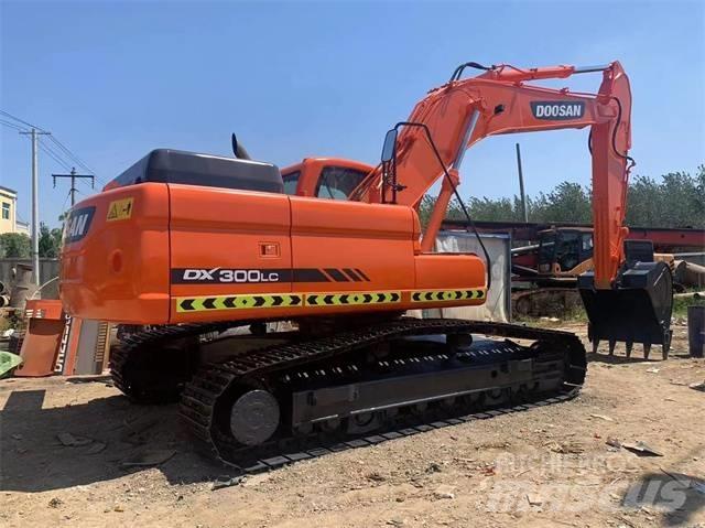 Doosan DX 300 LC Raupenbagger
