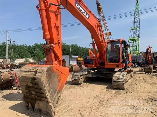 Doosan DX 300 LC Raupenbagger