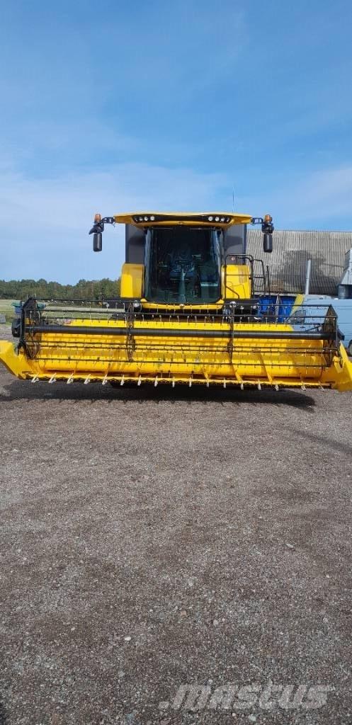New Holland CX5.80 Mähdrescher
