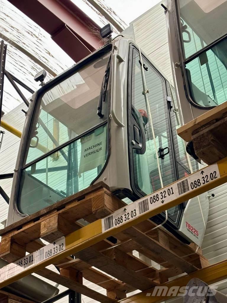 Takeuchi TB 225 Minibagger < 7t