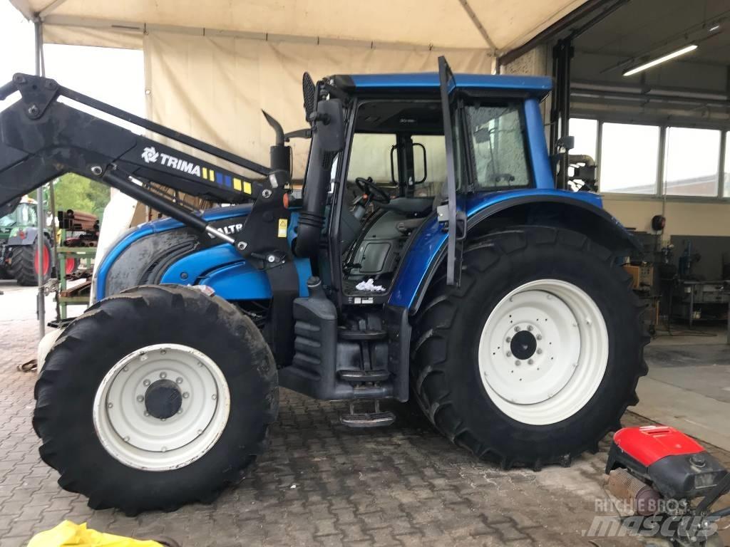 Valtra N 142 Traktoren